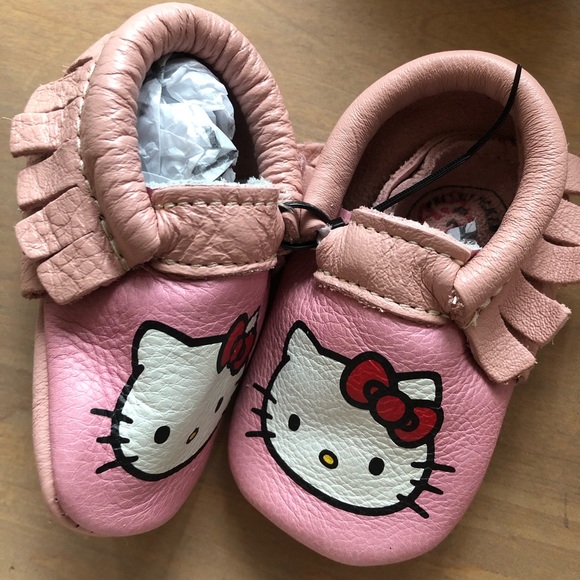 Freshly picked hello kitty mocs - Picture 1 of 1